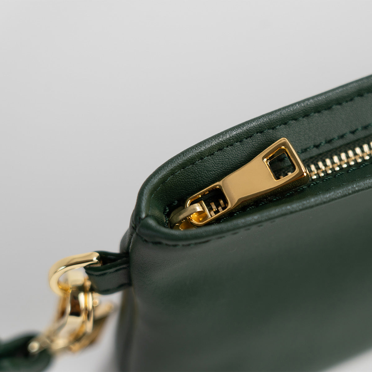 Berlo Cactus Leather Pouch Bag Small