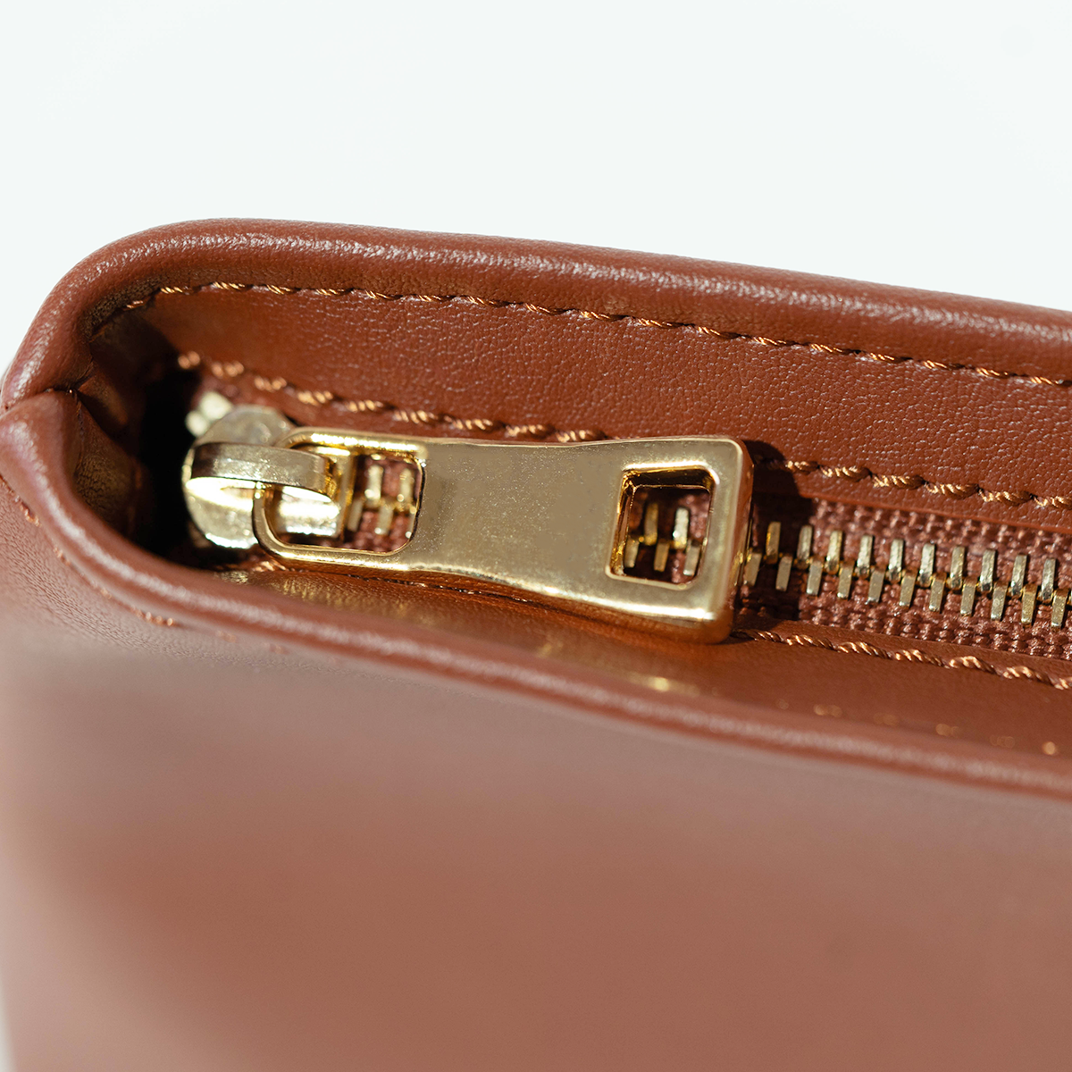 Berlo Cactus Leather Pouch Bag Small