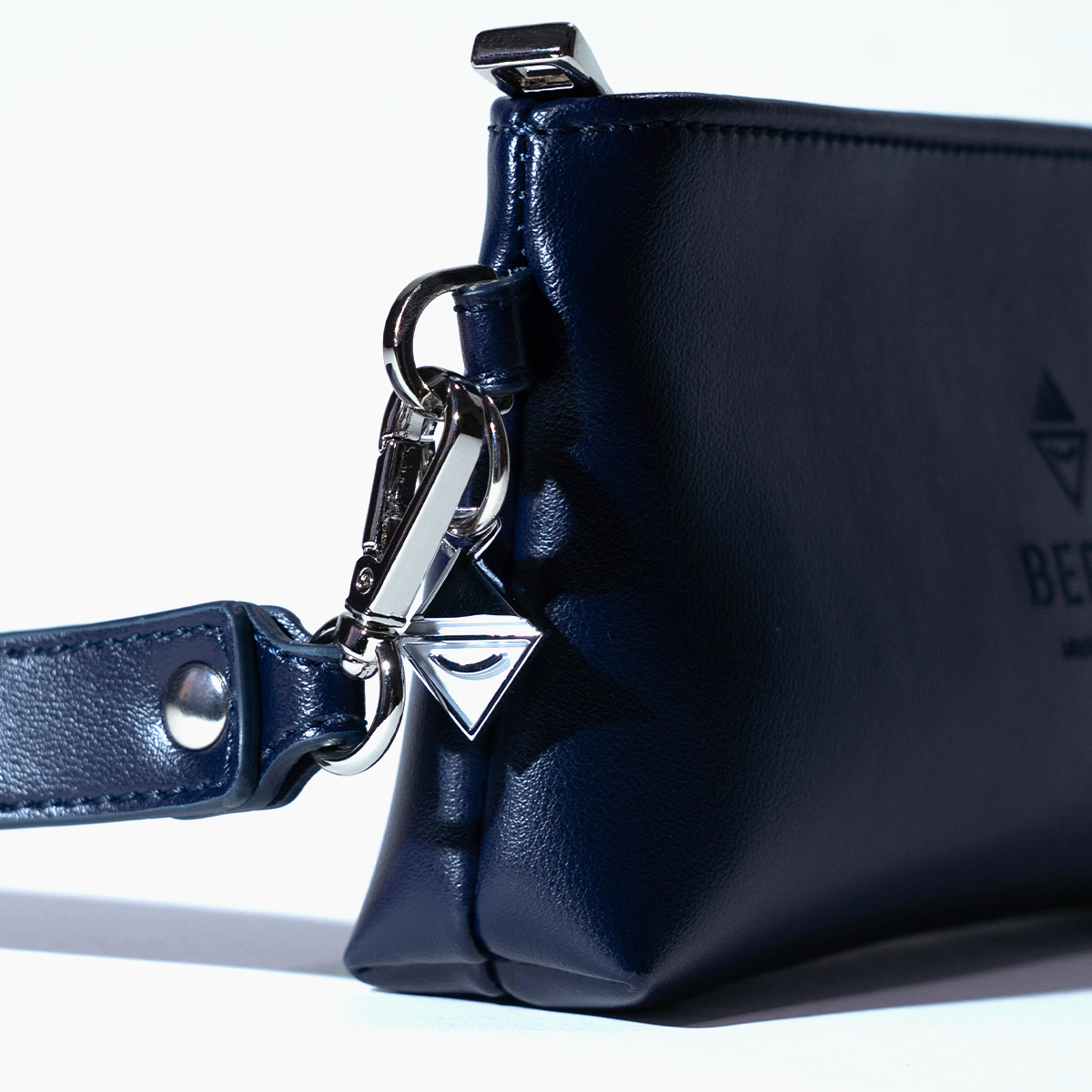 Berlo Cactus Leather Pouch Bag Small