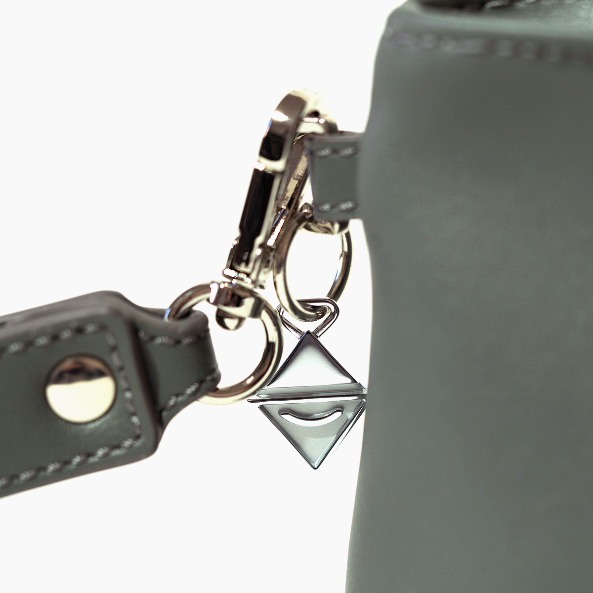 Berlo Cactus Leather Pouch Bag Small