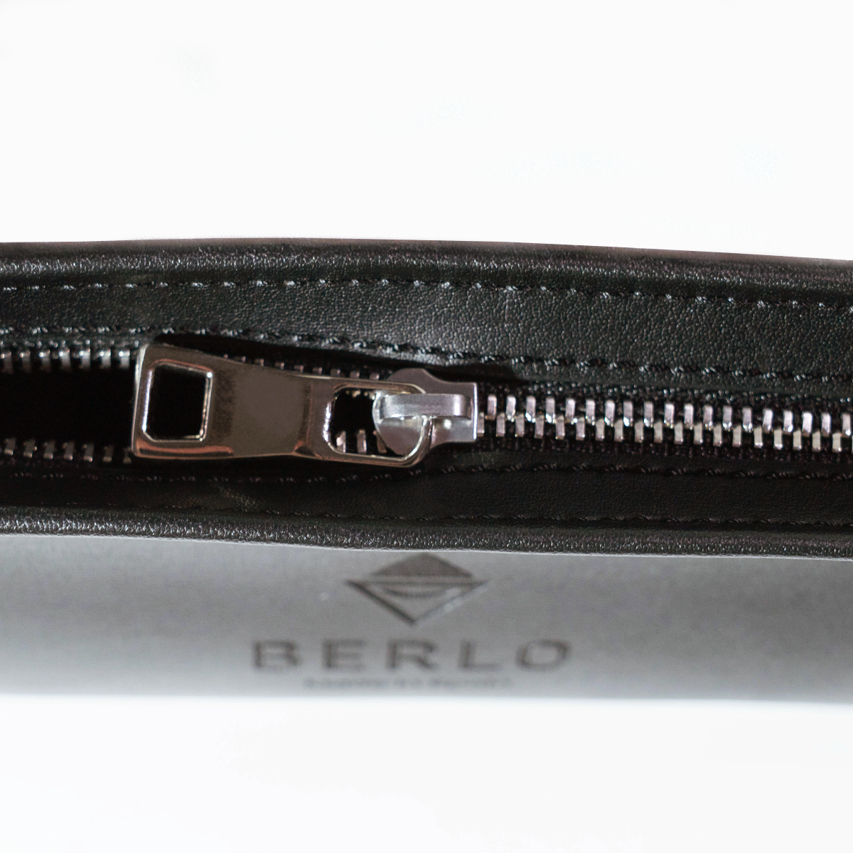 Berlo Cactus Leather Pouch Bag Small