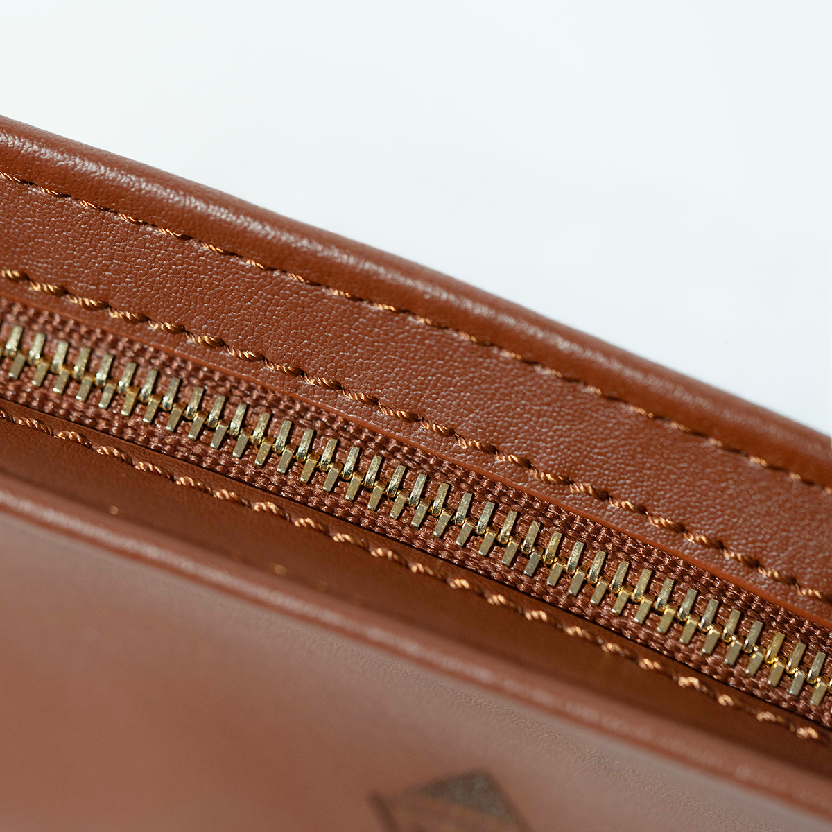 Berlo Cactus Leather Pouch Bag Small