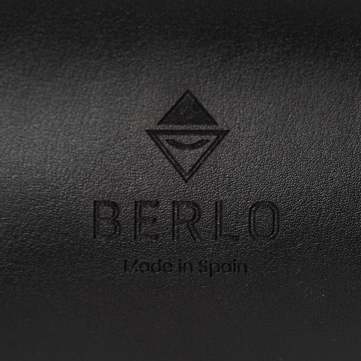 Berlo Cactus Leather Pouch Bag Small