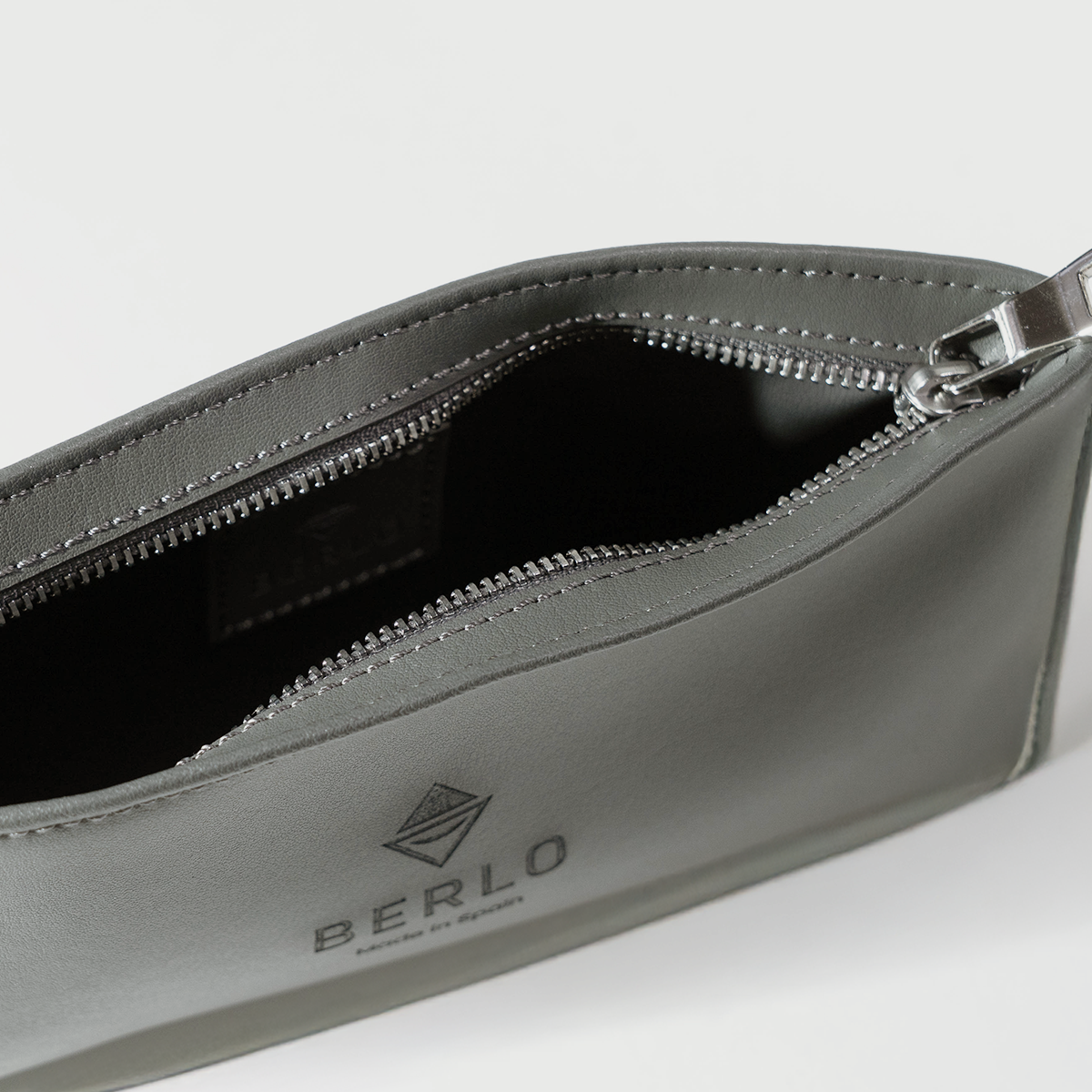 Berlo Cactus Leather Cosmetics Bag Large