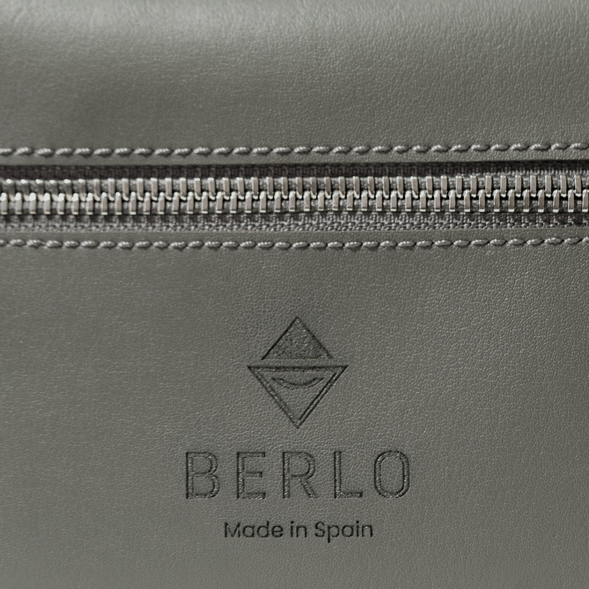 Berlo Cactus Leather Toiletry Bag Large