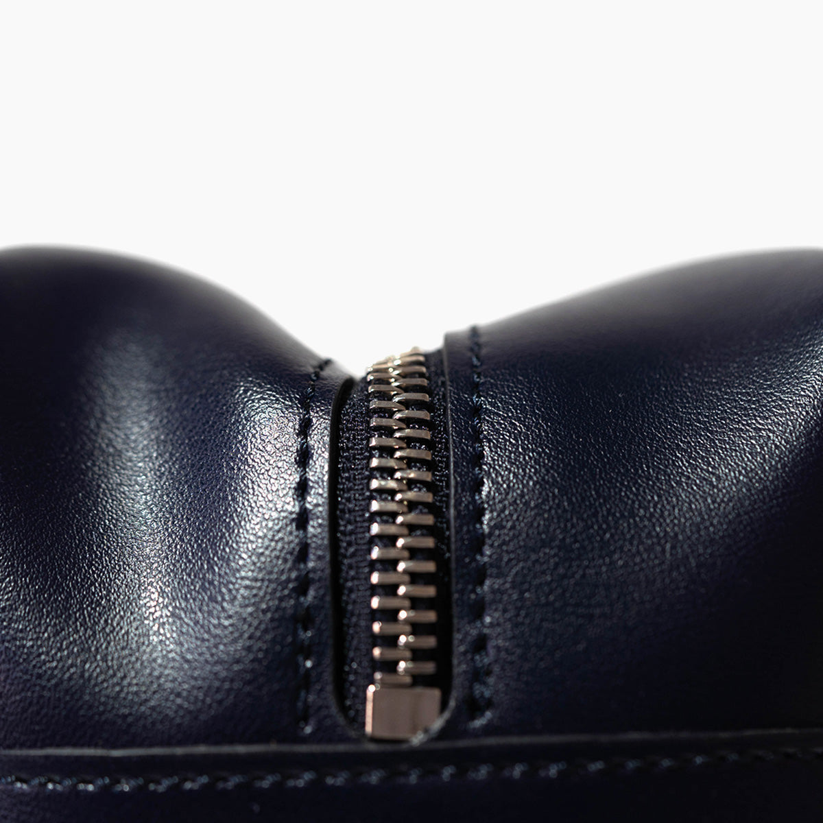 Berlo Cactus Leather Toiletry Bag Large