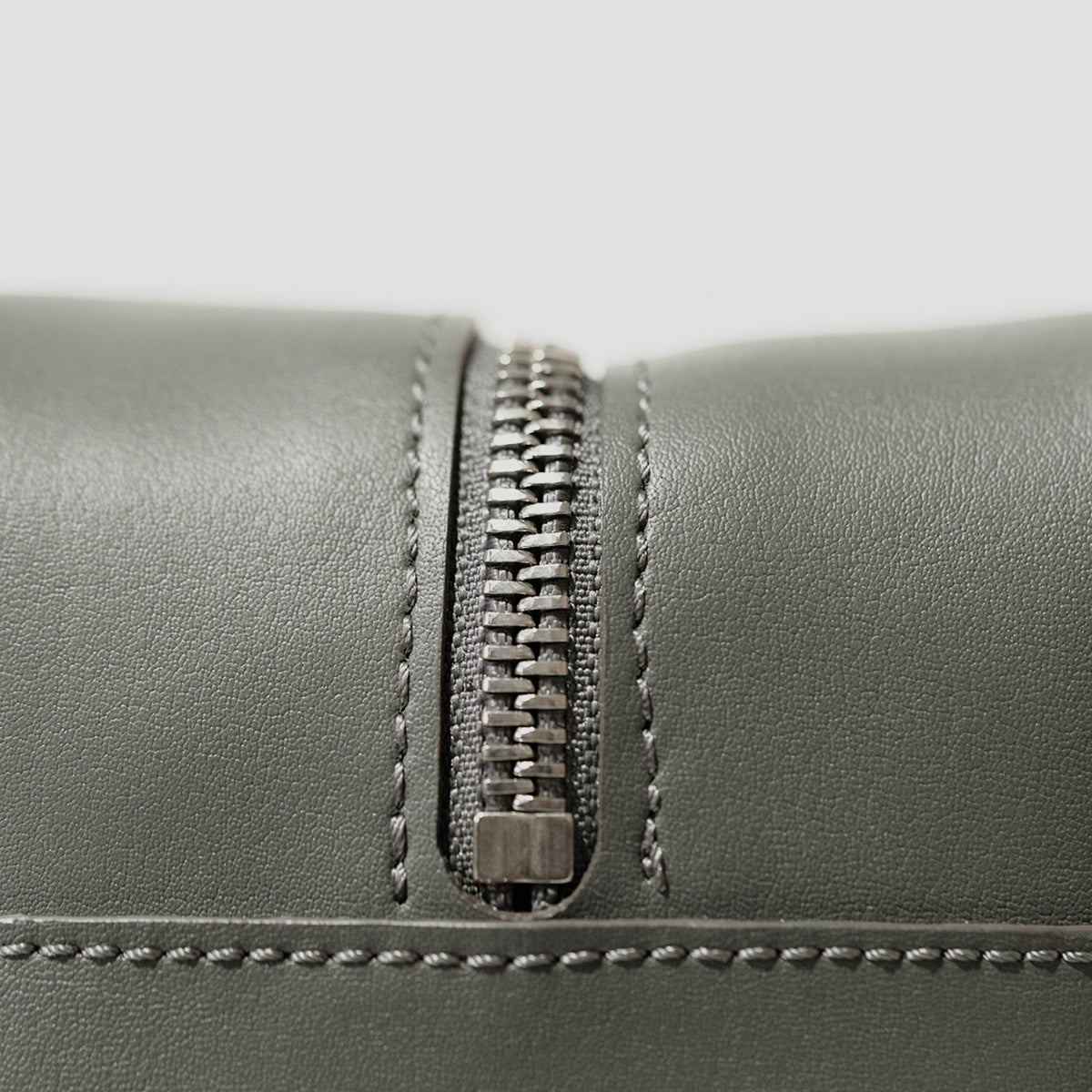 Berlo Cactus Leather Toiletry Bag Large