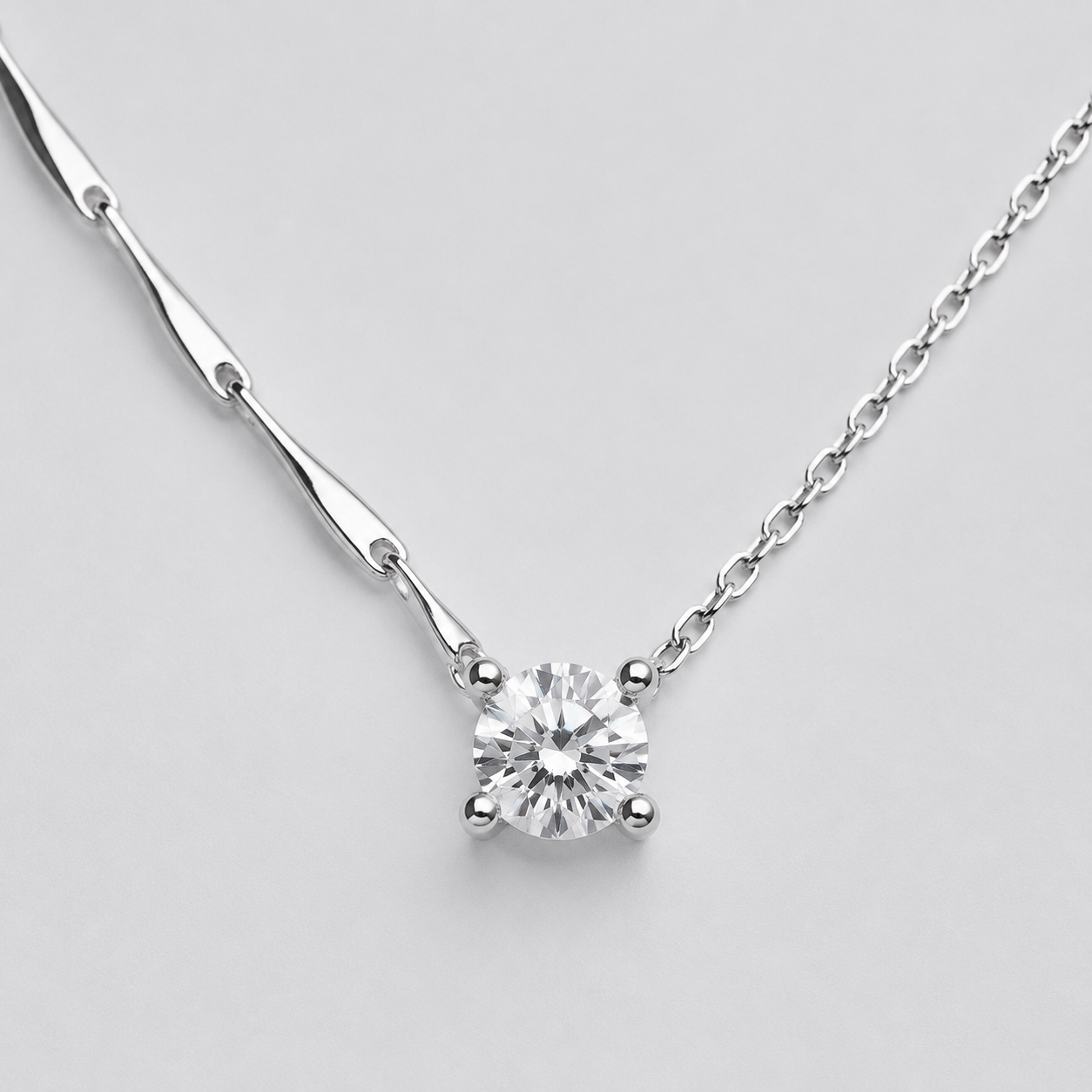 Berlo Heritage — 925 Silver Rhodium Moissanite Solitaire Necklace