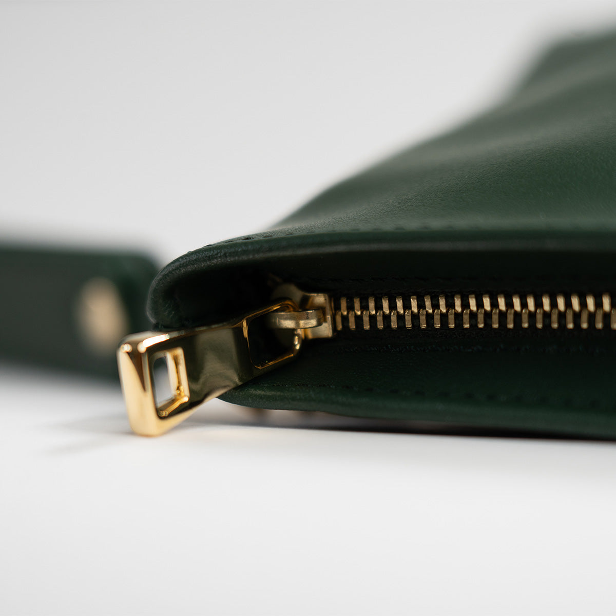 Berlo Cactus Leather Pouch Bag Large