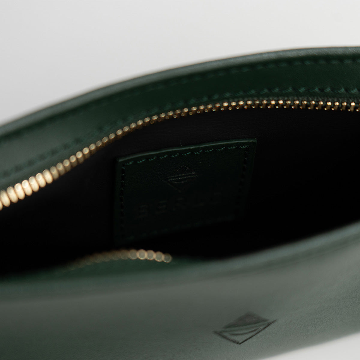 Berlo Cactus Leather Pouch Bag Small