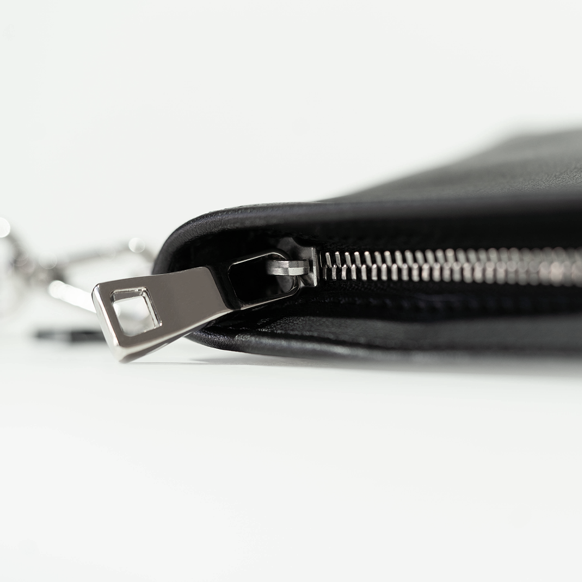 Berlo Cactus Leather Pouch Bag Small