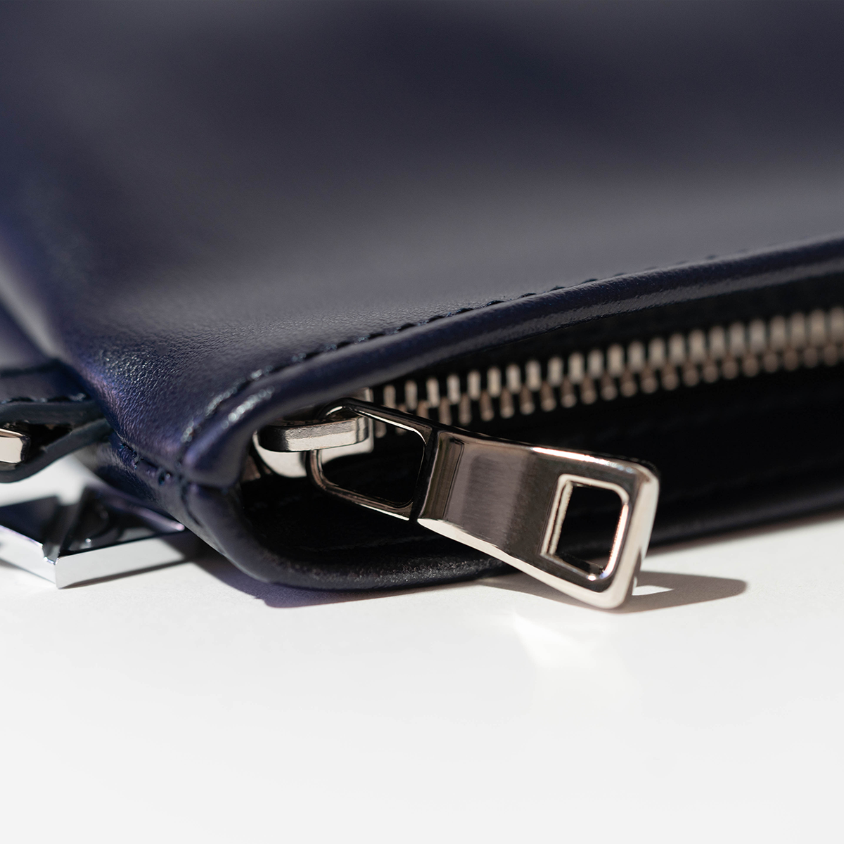 Berlo Cactus Leather Pouch Bag Small