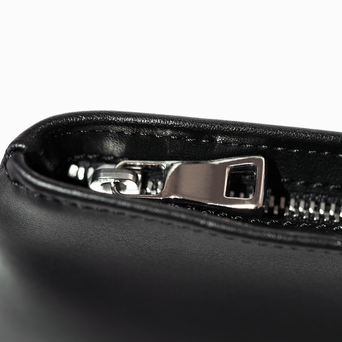 Berlo Cactus Leather Pouch Bag Small