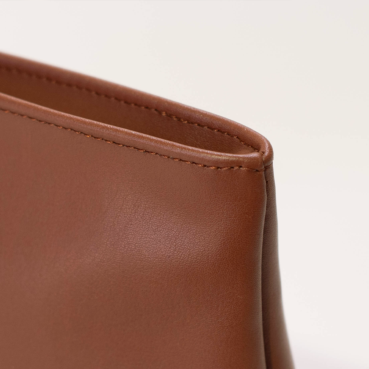 Berlo Cactus Leather Cosmetics Bag Large