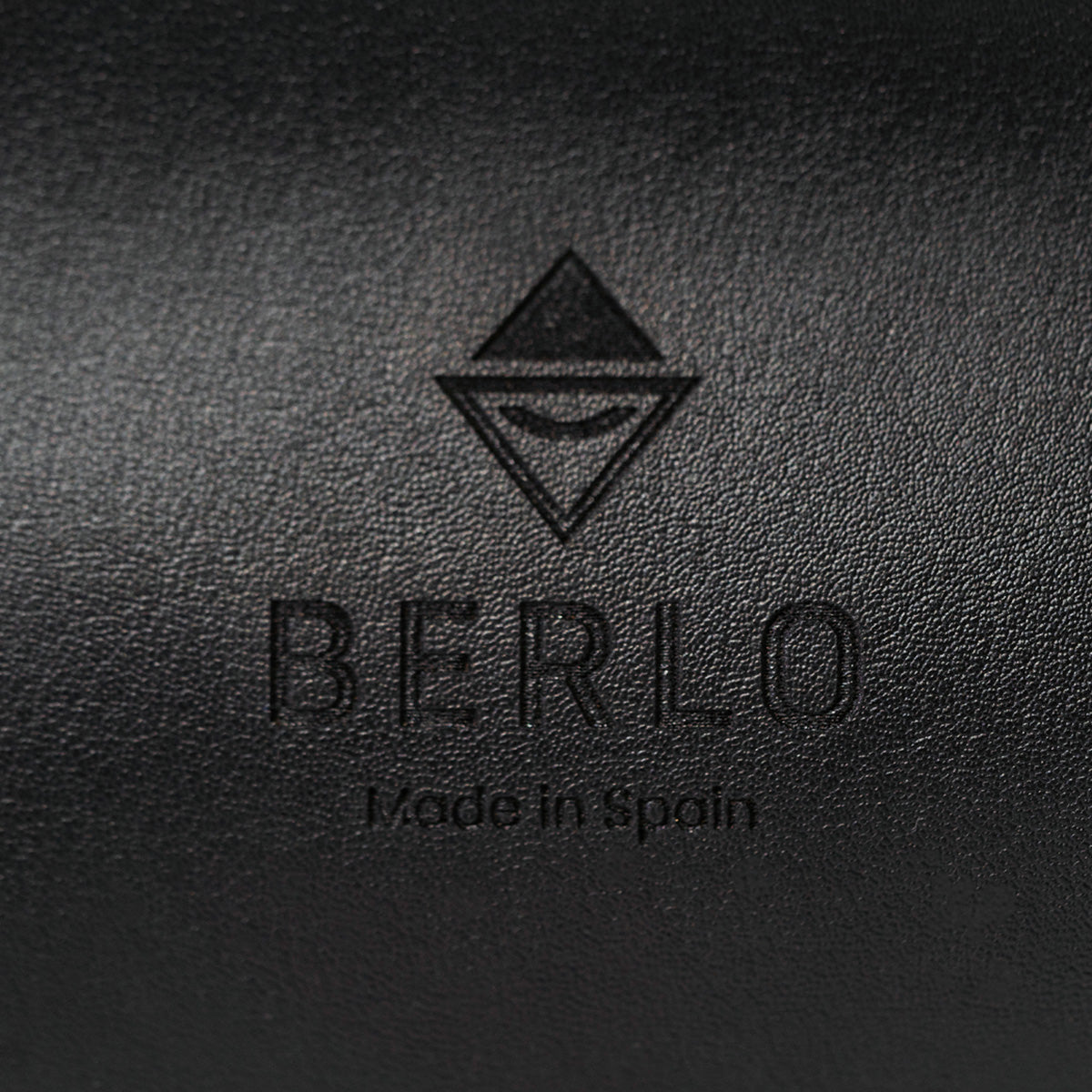 Berlo Cactus Leather Toiletry Bag Large