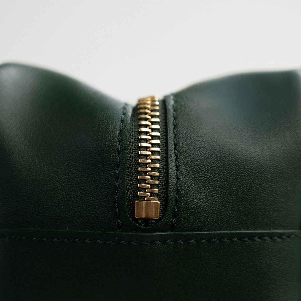 Berlo Cactus Leather Toiletry Bag Large