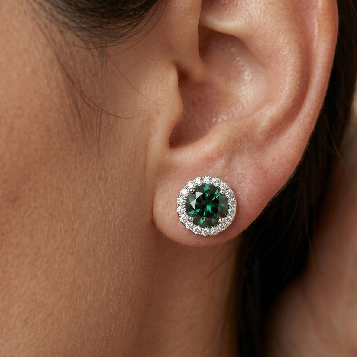 Berlo Heritage — 925 Silver Rhodium Moissanite Halo Ear Stud