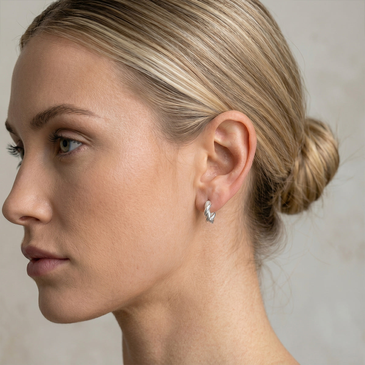 Berlo Heritage — 925 Silver Rhodium Classic Hoop Earrings